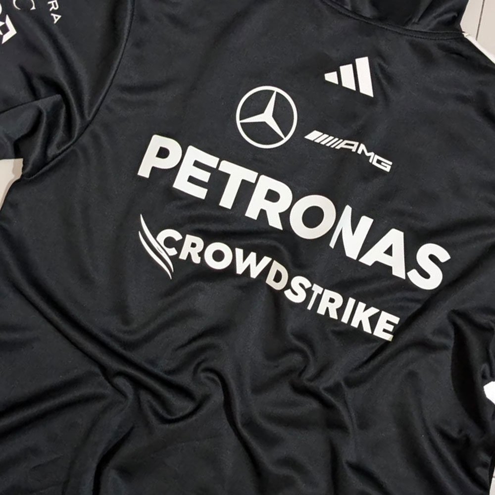 mercedes amg petronas f1 2025 team 1/4 zip sweat mercedes amg petronas f1 2025 team 1/4 zip sweat