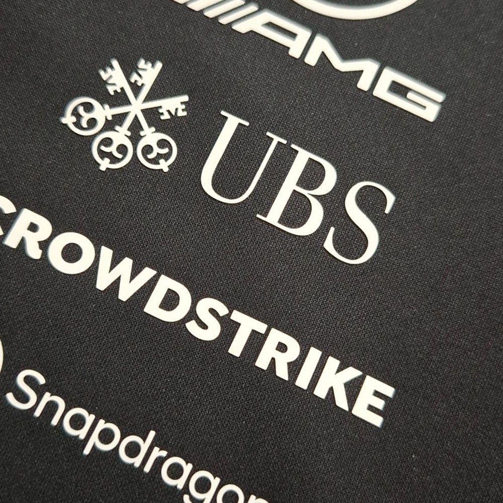 mercedes amg petronas f1 2025 team 1/4 zip sweat mercedes amg petronas f1 2025 team 1/4 zip sweat